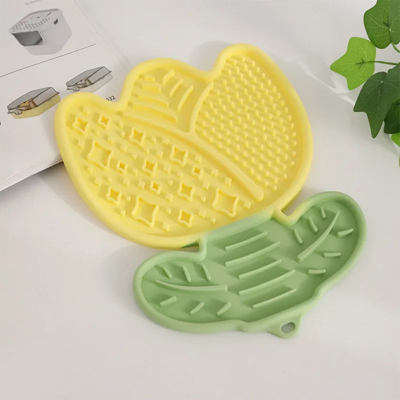 Multi-Function Pet Lick Mat – Non-Slip Slow Feeder for Dogs & Cats